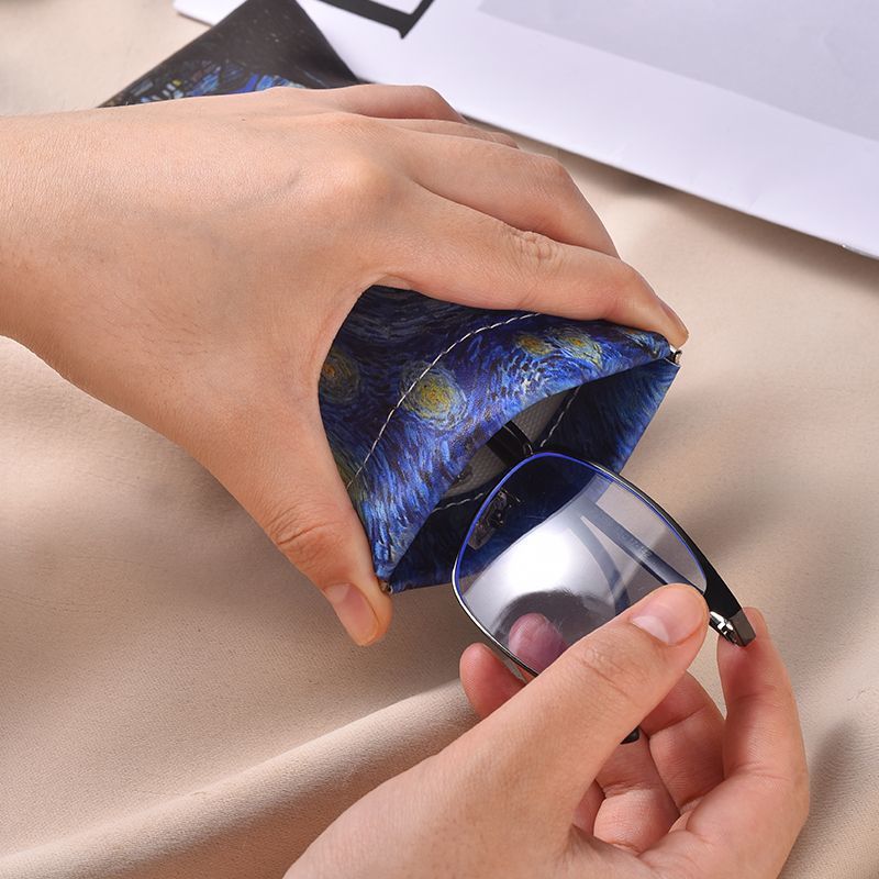 Van Gogh Magnetic Glasses Pouch