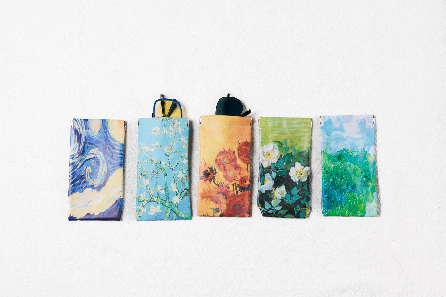 Van Gogh Magnetic Glasses Pouch